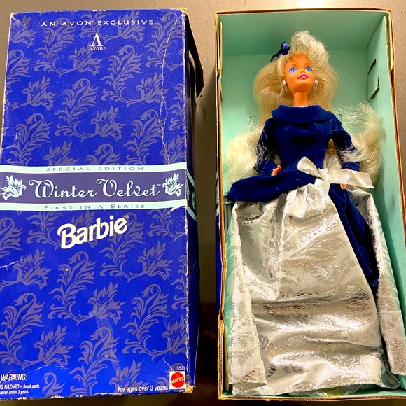 Special Edition Winter Velvet Barbie - Picture 1 of 5